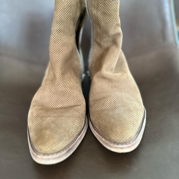 Dolce Vita ankle bootie suede - Picture 3 of 7